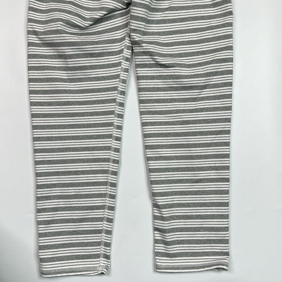 Athleta Gray White Striped Capri Pants Size XS - Picture 5 of 11